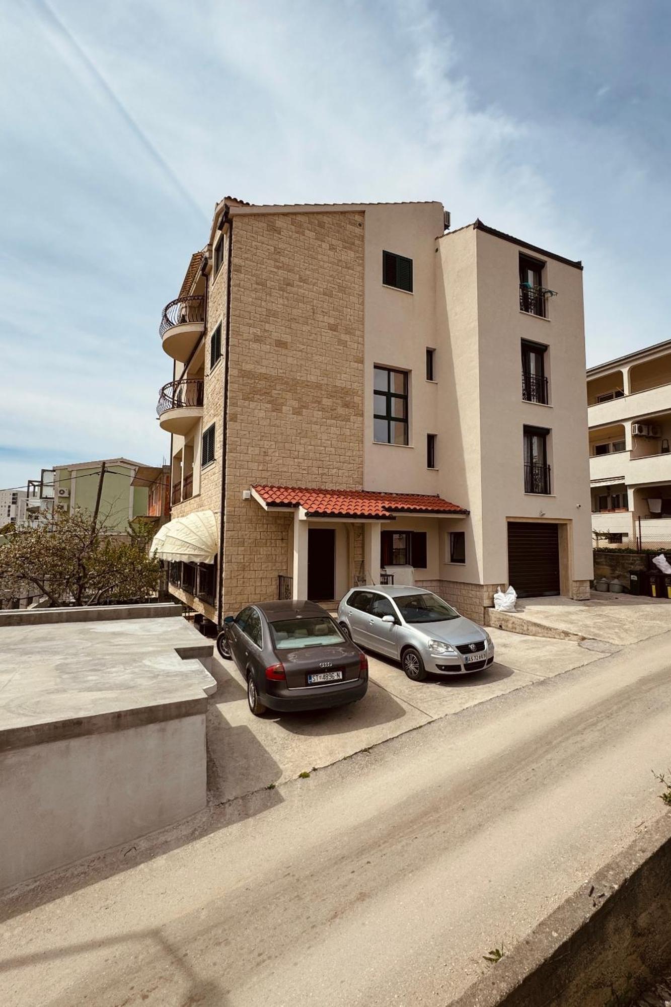 Apartman With A Parking Space - 23263 *